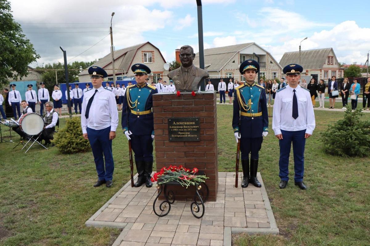 Мемориал – Аллея прокуроров – нашёл своё достойное место в военно-исторической экспозиции Прохоровской и Белгородской земли.